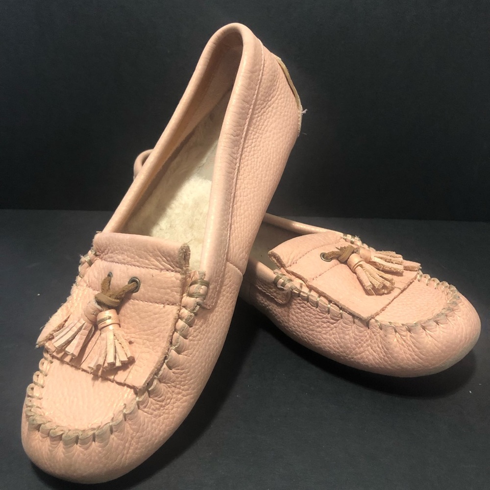 Ugg’s Women’s Mandie Fringe Leather Moccasins-Excellent Condition- Size 9